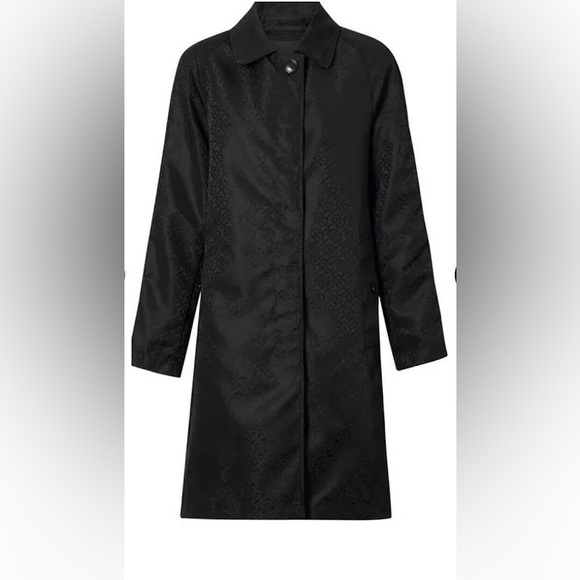 NWT black Burberry trench in subtle and sophisticated TB print - Picture 10 of 11